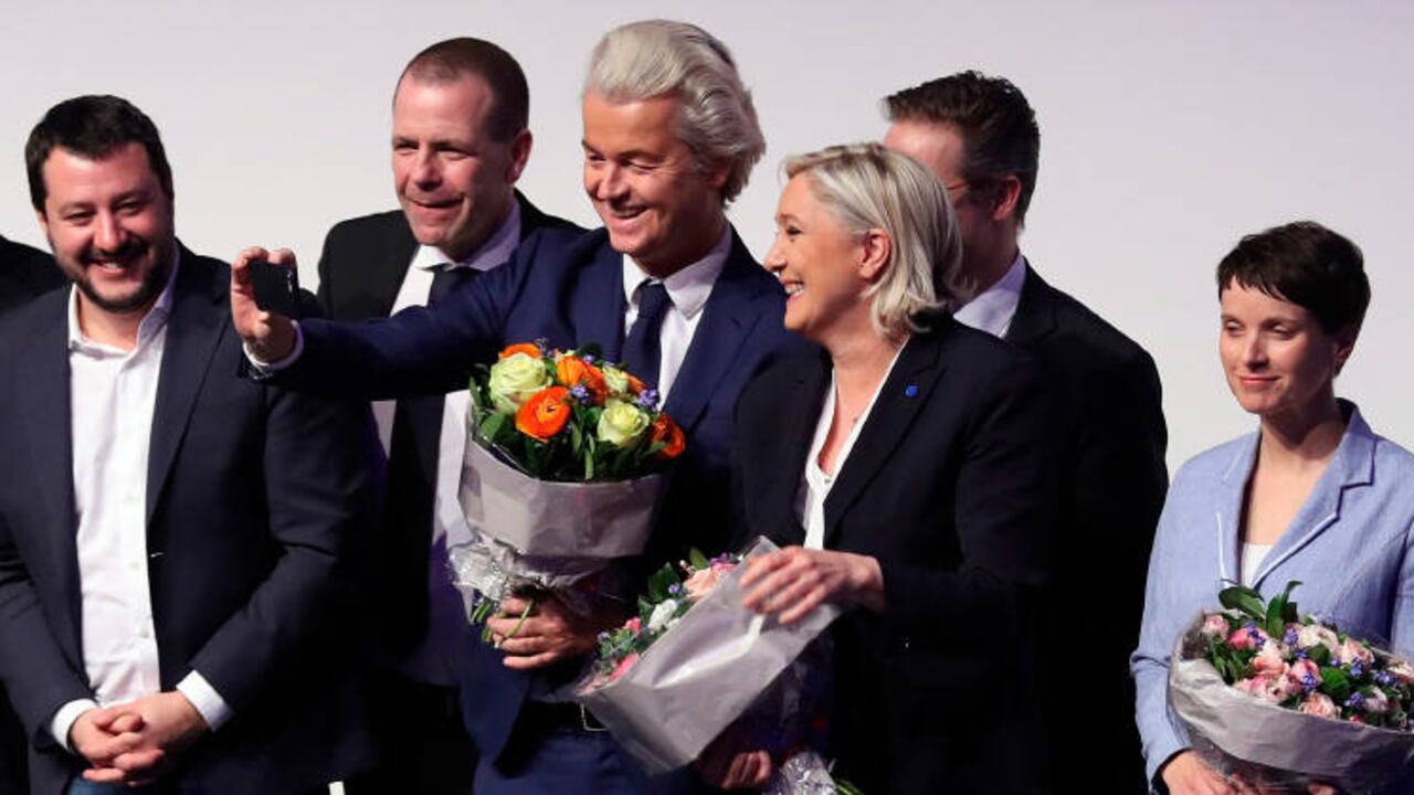 Los líderes de los partidos de la extrema derecha europea se dieron cita en Coblenza, Alemania. Los invitados estrella (centro), el “Trump holandés”, Geert Wilders, y la candidata presidencial francesa Marine Le Pen.