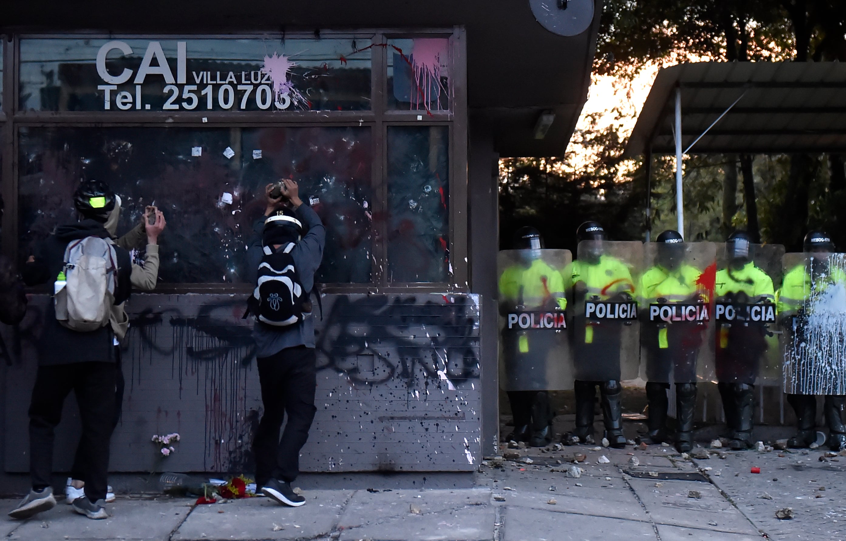 Bogotá. Completamente destruido quedó el CAI Villa Luz, en la capital del país, donde fue llevado Javier Ordóñez.