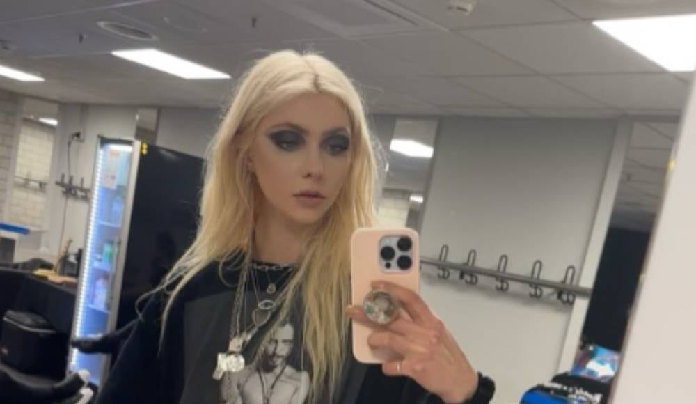 La cantante vivió un escalofriante momento en pleno show.