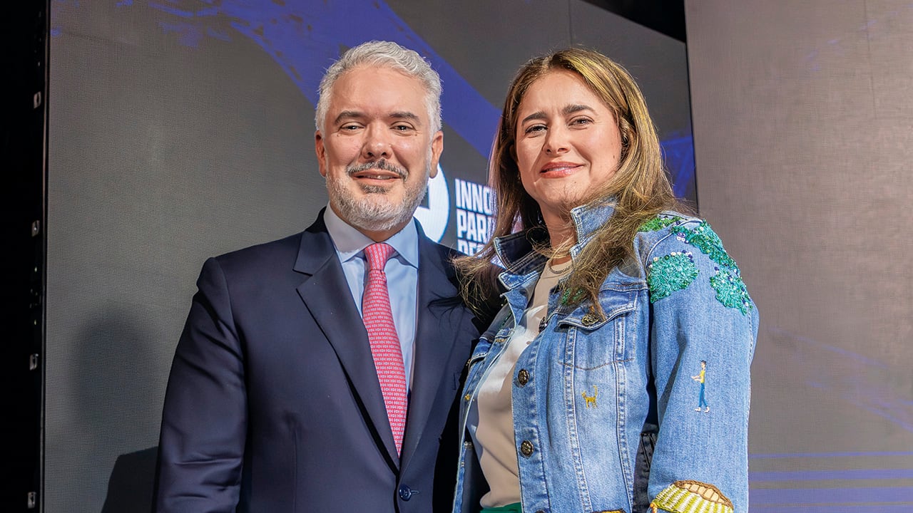 El expresidente Iván Duque y su esposa, María Juliana Ruiz, lideraron el foro anual Innovación para el Desarrollo I+D, HumanaMENTE.