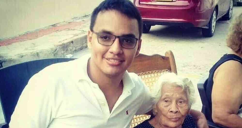 José David Rodríguez y su abuela
