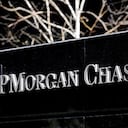 El JPMorgan Chase, principal banco por activos de EE.UU., reconoció el jueves tras el cierre de los mercados unas "pérdidas significativas", estimadas en unos US$2.000 millones.