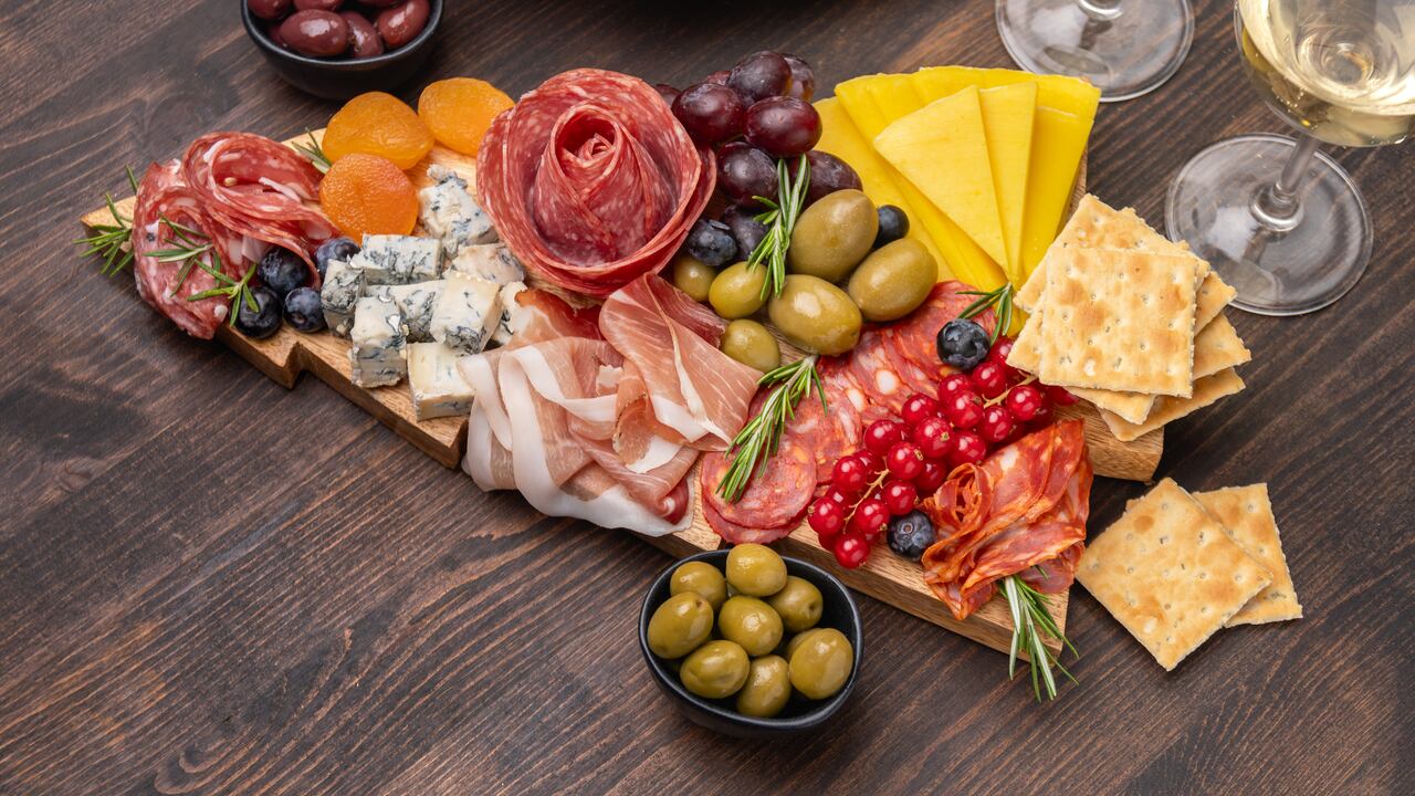 La IA puede ofrecer menús completos para la cena de Año Nuevo.