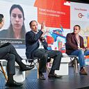 De izquierda a derecha: Diego Bonilla, editor de Enfoque de SEMANA; Santiago Urdinola, director de Relaciones de Gobierno, Comunicaciones y Responsabilidad Corporativa de General Motors; Jaime Orjuela, director de Regulación de Grupo Energía Bogotá; Dino Tanaka, presidente de Toyota, y Oliverio García, presidente de Andemos.