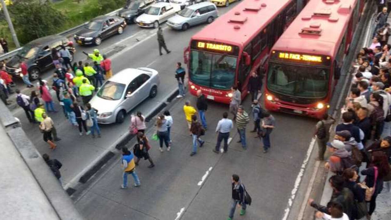 Las protestas se generaron por el fallecimiento de una mujer en plena vía pública.