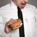 Las manchas de alimentos en la ropa pueden eliminarse con algunos trucos caseros.