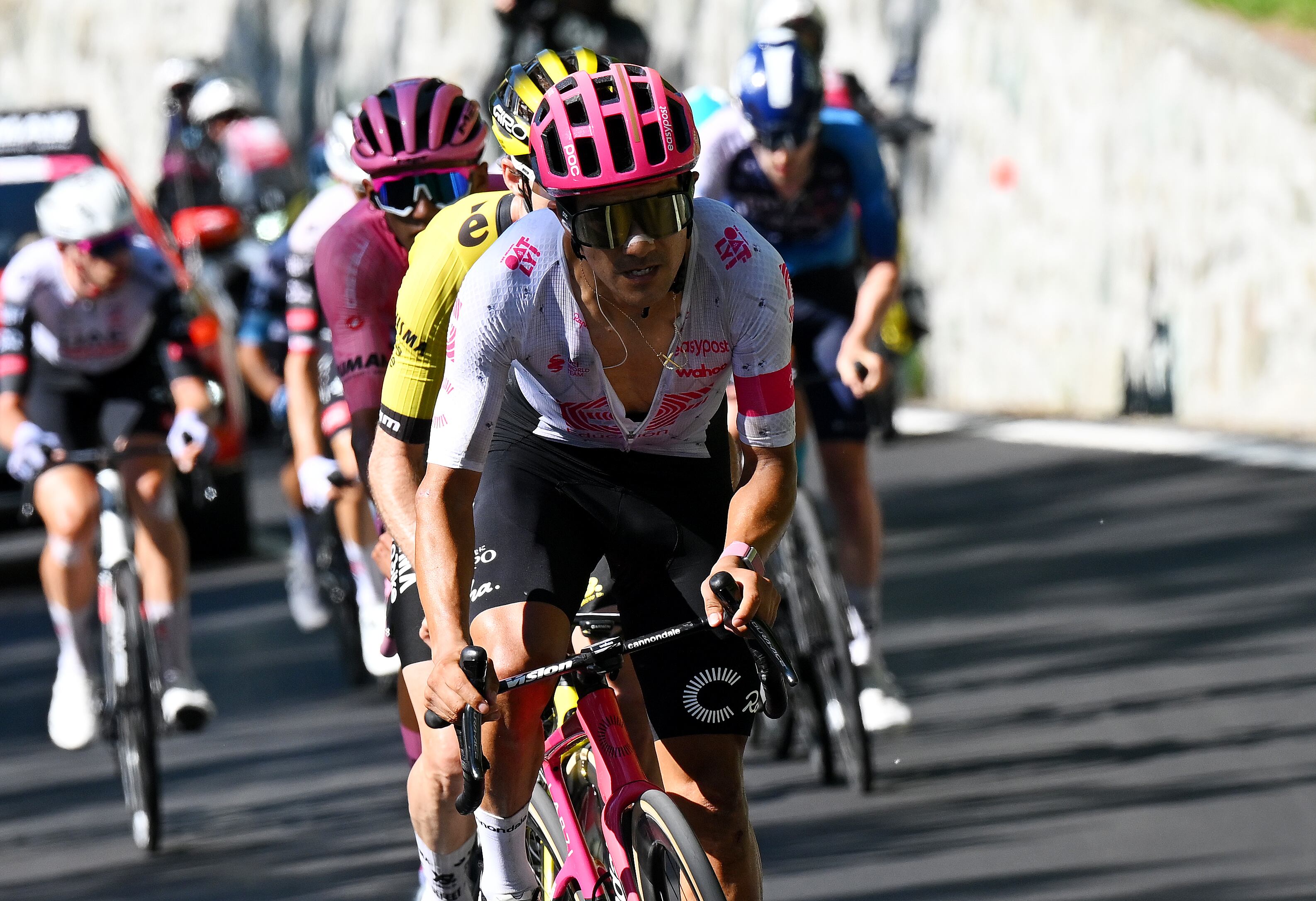 CHAMPOLUC, ITALY - MAY 30: Richard Carapaz of Ecuador and Team EF Education - EasyPost attacks in the chase group during the 108th Giro d'Italia 2025, Stage 19 a 166km stage from Biella to Champoluc 1574m / #UCIWT / on May 30, 2025 in Champoluc, Italy. (Photo by Tim de Waele/Getty Images)