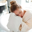 Las toallas blancas deben lavarse con frecuencia y de muy buena forma para que no se manchen y percudan.