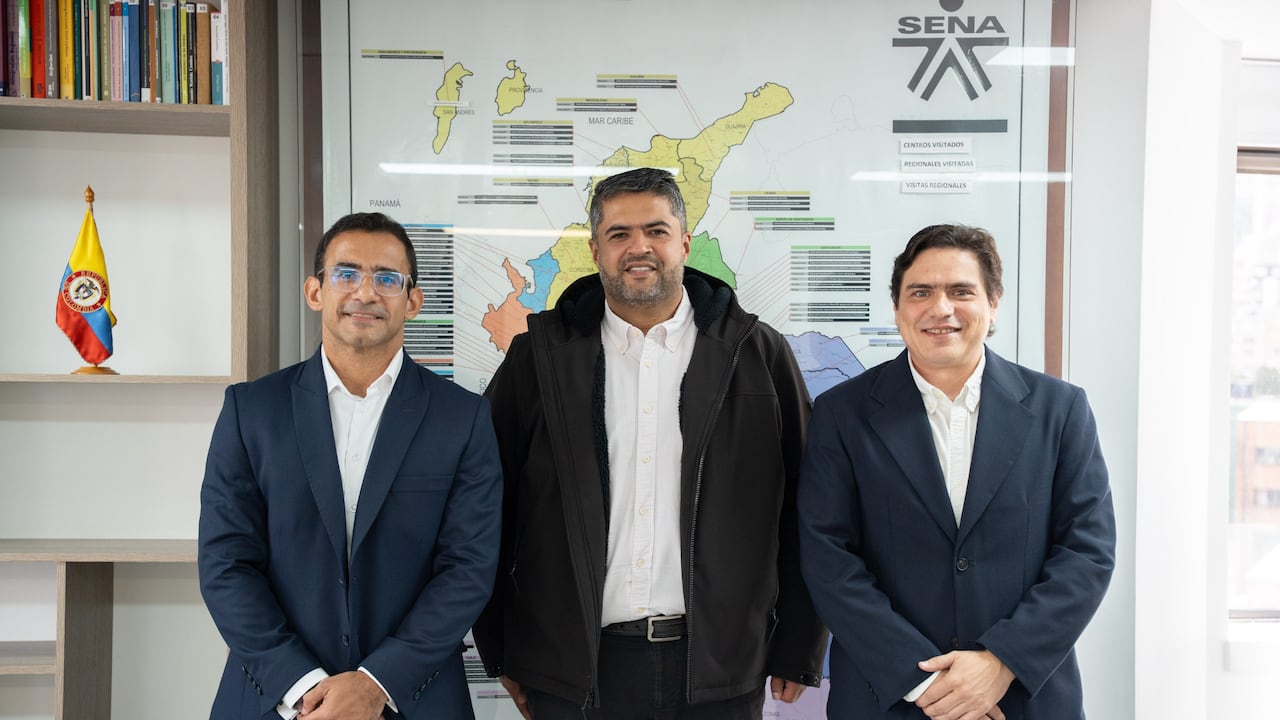 Los funcionarios se reunieron para plantear diferentes estrategias educativas.