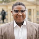 Óscar Benavides, representante por las negritudes.