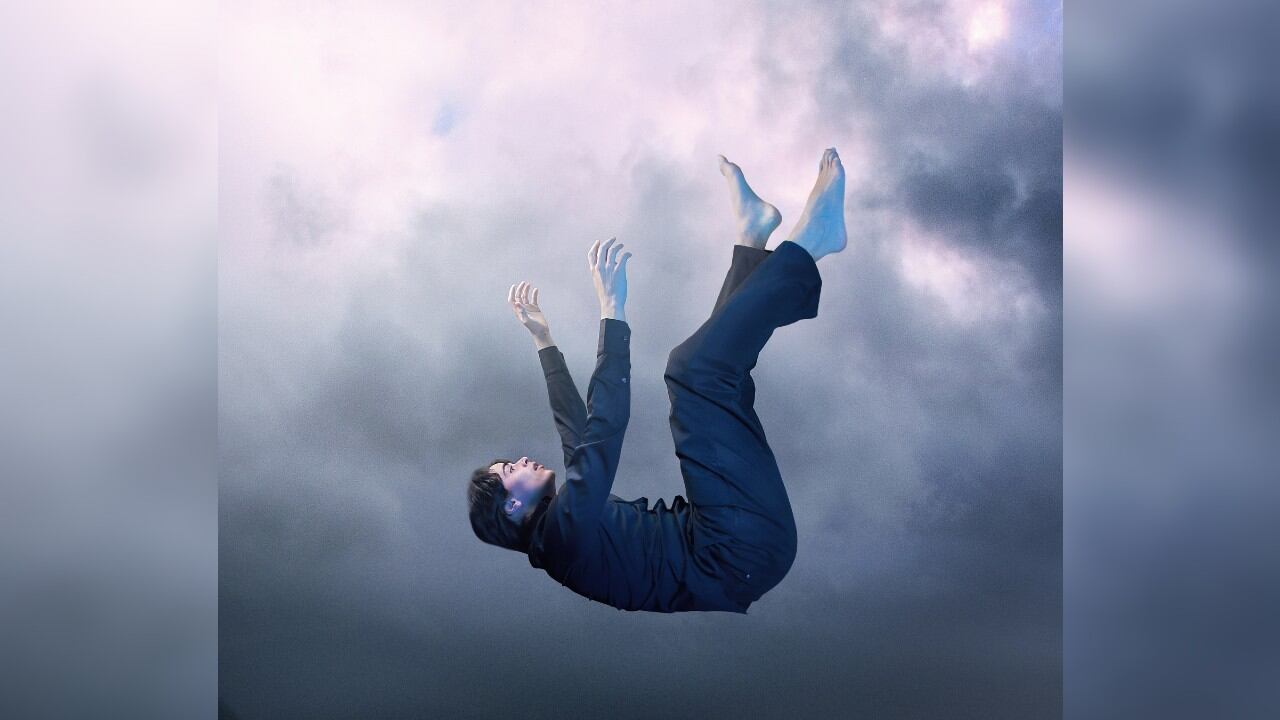 Los sueños se perciben como expresiones de nuestro inconsciente, ofreciendo una visión de nuestros anhelos reprimidos, temores ocultos y dilemas internos.