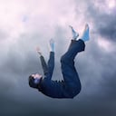 Los sueños se perciben como expresiones de nuestro inconsciente, ofreciendo una visión de nuestros anhelos reprimidos, temores ocultos y dilemas internos.