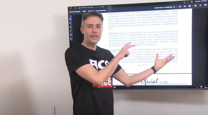 El exalcalde de Medellín Daniel Quintero se defendió horas antes de la imputación por el escándalo de Aguas Vivas.