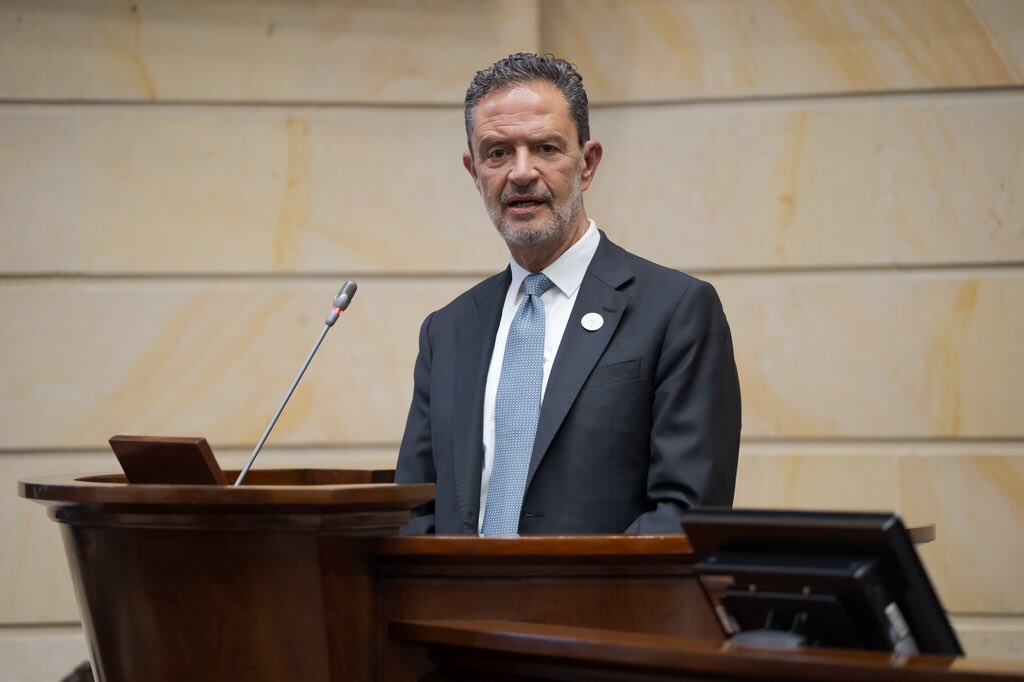 Omar Bula, canciller.