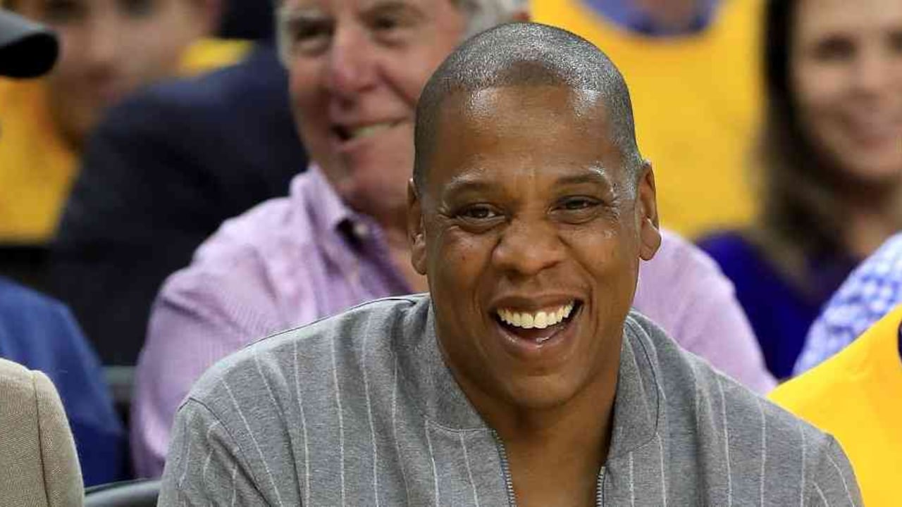Jay-Z en un partido de baloncesto.