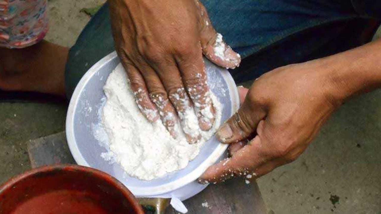 Proceso de colado para separar liquido de harina