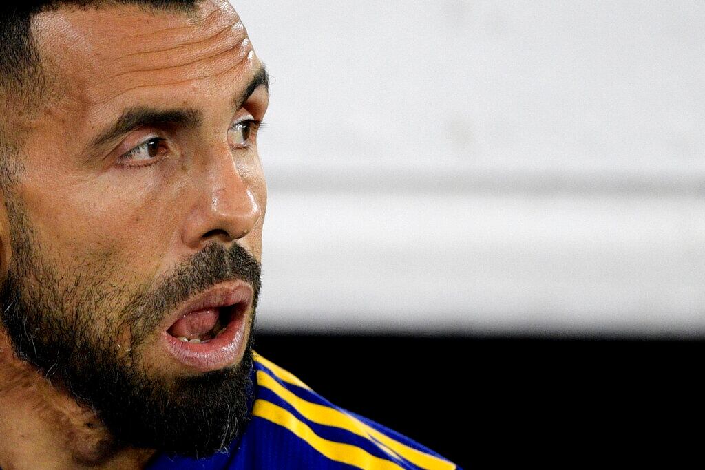Tevez, de 37 años, adujo razones familiares para cerrar su tercer ciclo en Boca, donde debutó en 2001.