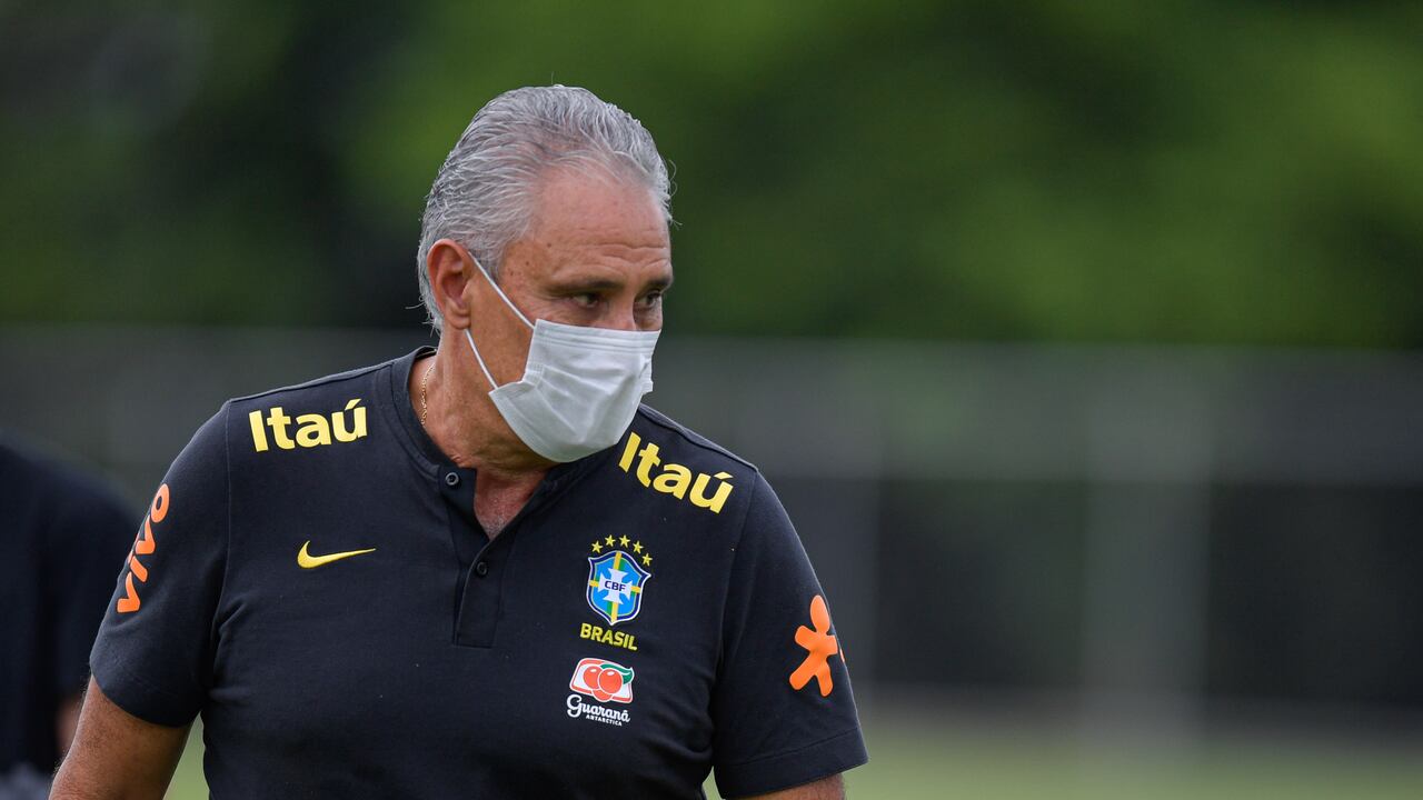 Tite recibió el cargo como DT de Brasil en el año 2016