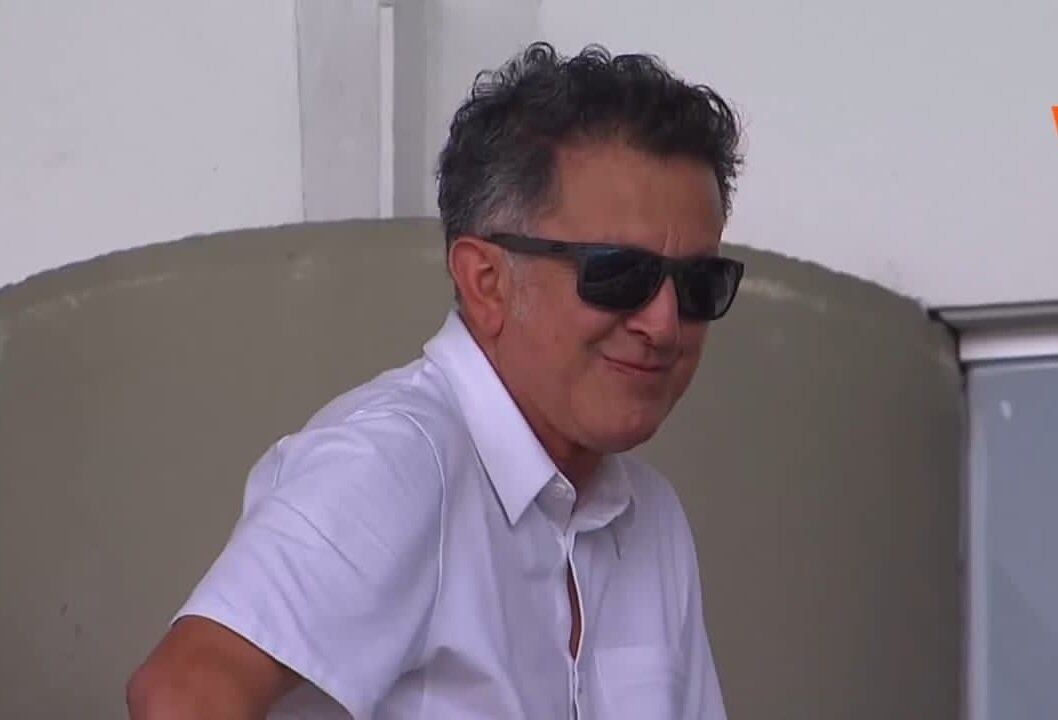 Juan Carlos Osorio captado por las cámaras de la transmisión