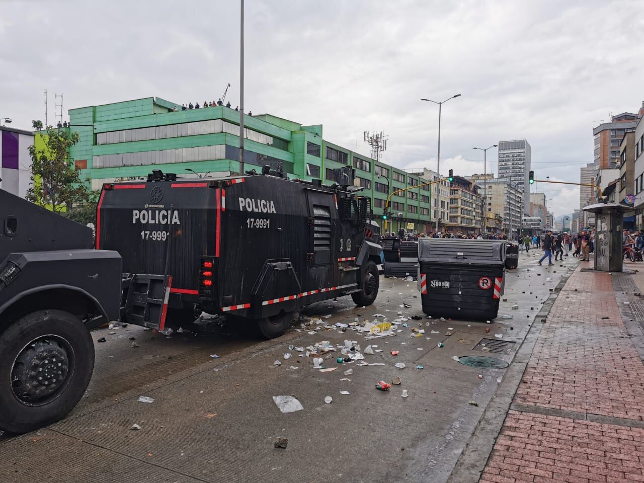 Tanquetas del Esmad - Marchas 28 de abril - Bogotá