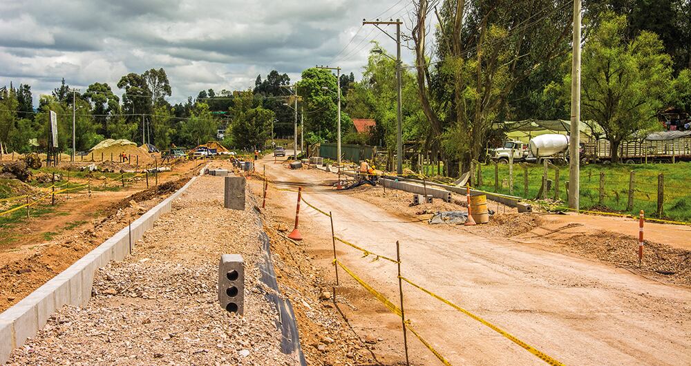 Los proyectos viales son usuarios de la fiducia, pues, una vez su contrato de construcción es habilitado por ley, el Gobierno les hace el respectivo giro de recursos, que se va pagando a medida que avanza la obra, lo cual usualmente toma más de una anualidad. 