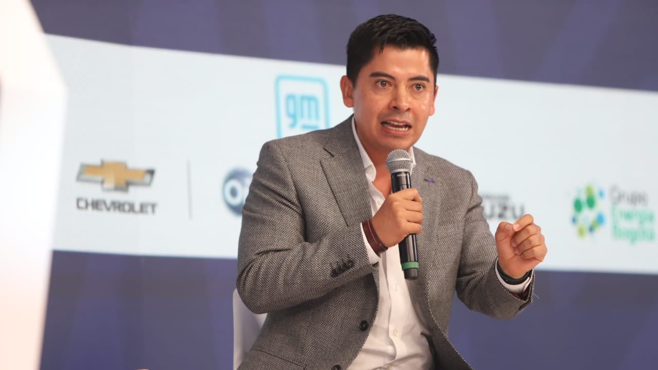 Ariel Ávila.