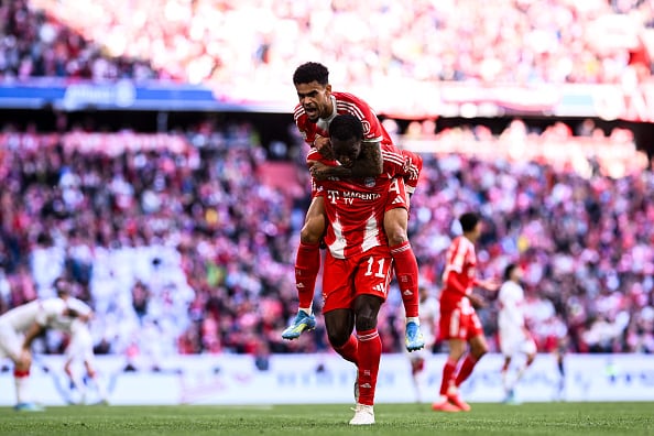 Luis Díaz y Nicolas Jackson celebrando, juntos, un gol en Bayern Múnich.