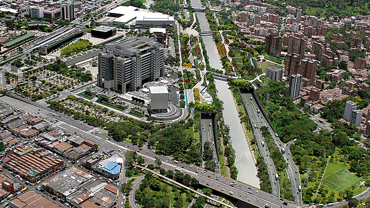 El proyecto pretende soterrar las autopistas aledañas al río y construir 350.000 nuevas casas.