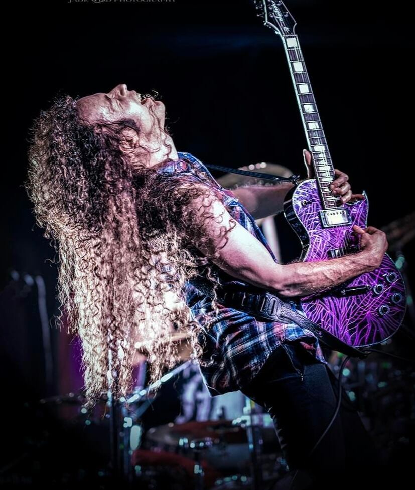 Genio y figura de las seis cuerdas, Martin Adam Friedman nació Washington D. C., el 8 de diciembre de 1962.