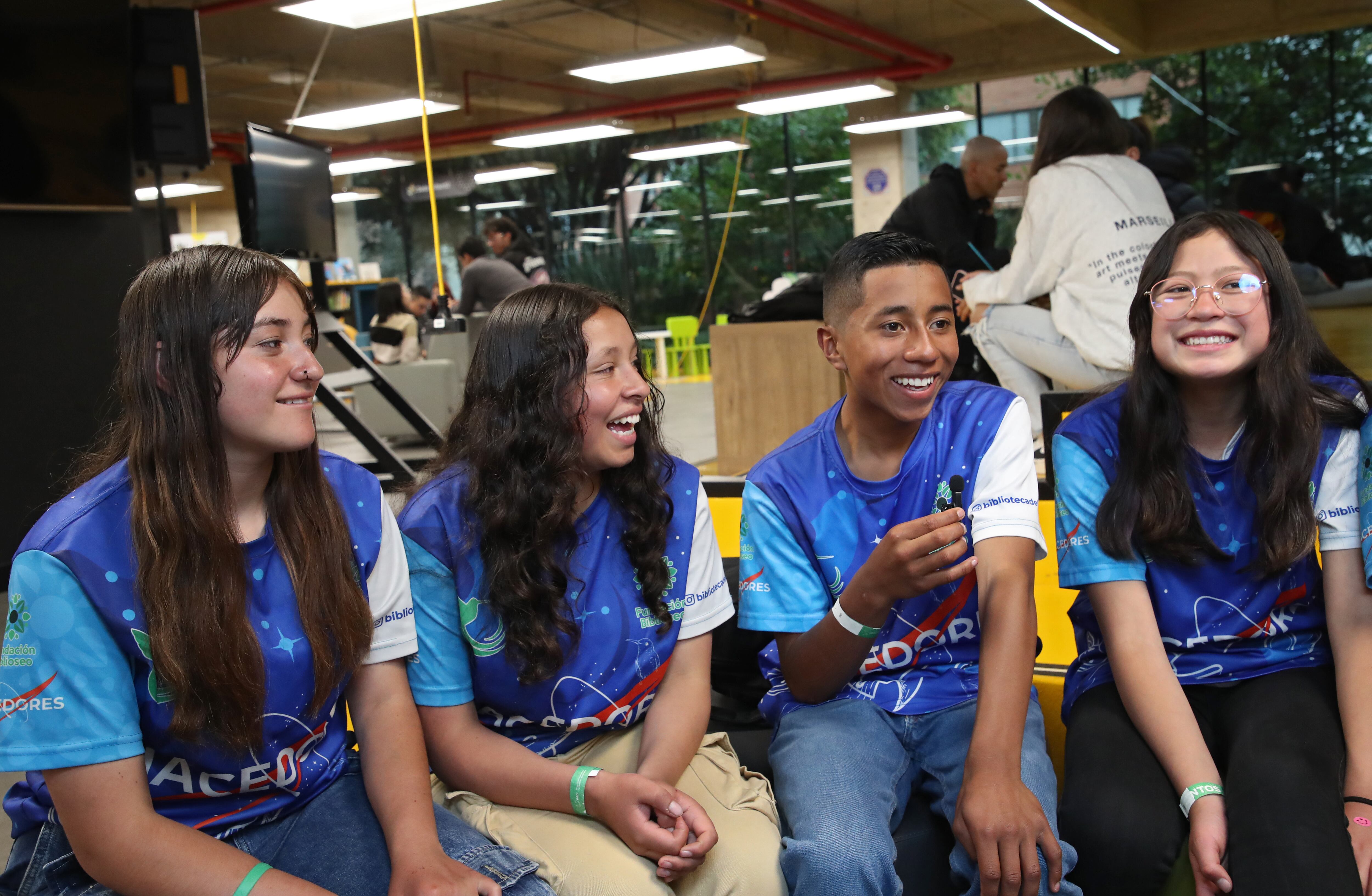 Programa hacedores a  la NASA  estudiantes de la Biblioteca la Creatividad del profesor Iván Triana en la vereda Quiba Guabal en la localidad de Ciudad Bolívar
Bogotá  Universidad EAN
Septiembre 26 del 2024
Foto Guillermo Torres Reina - Semana