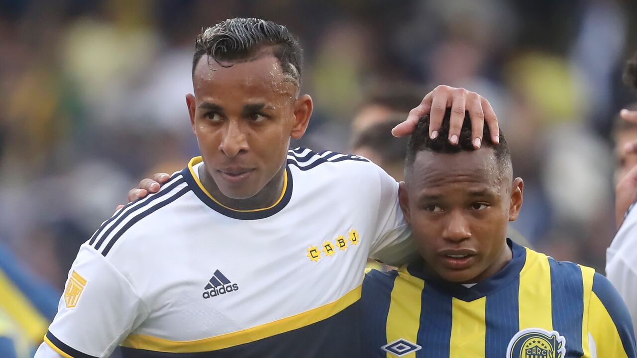 Sebastián Villa en el duelo con Rosario Central.