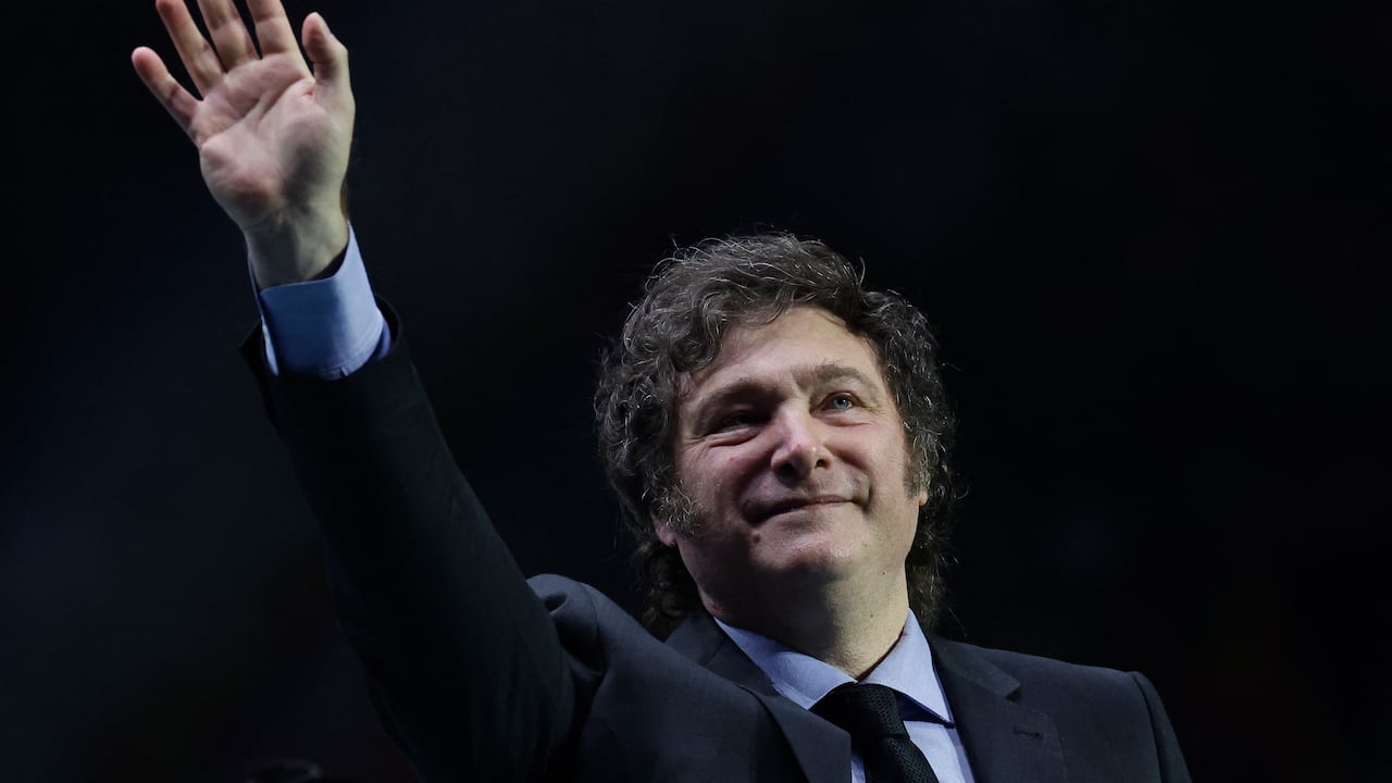 Milei llegó a cargar contra la esposa del presidente del Gobierno español, Pedro Sánchez, a la que se refirió como "mujer corrupta".