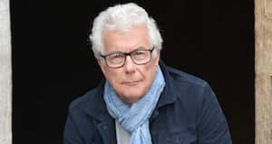 El escritor Ken Follett nació en Gales, el 5 de julio de 1949.