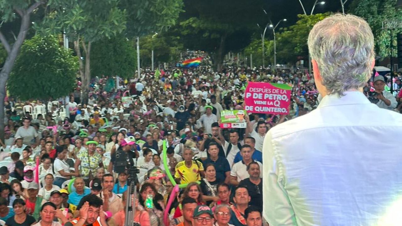 Daniel Quintero en campaña para ganar la consulta.