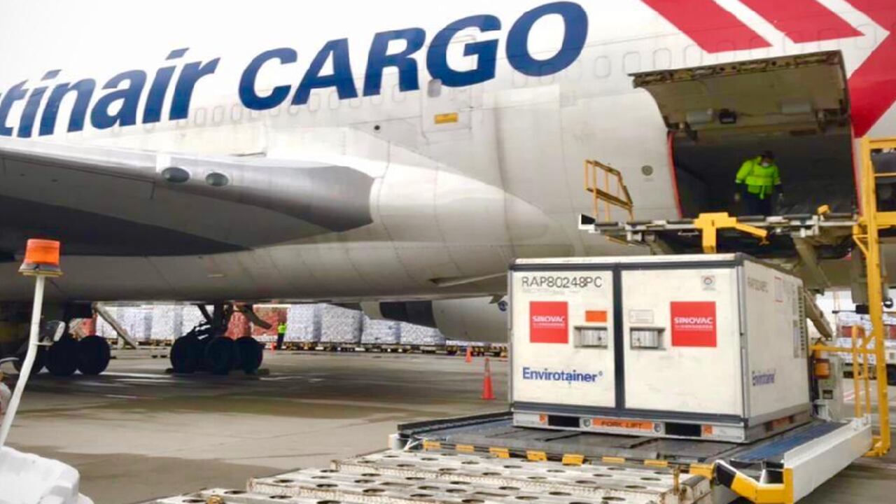 Llegaron a Colombia 1’000.000 de vacunas de Sinovac. Foto: Presidencia