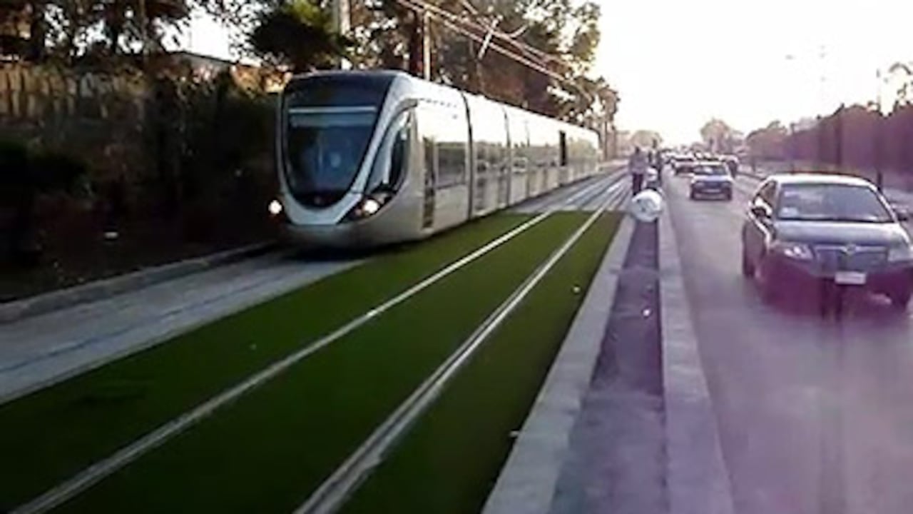 Este el metro ligero que mostró Petro en su cuenta de Twitter para defender su idea.