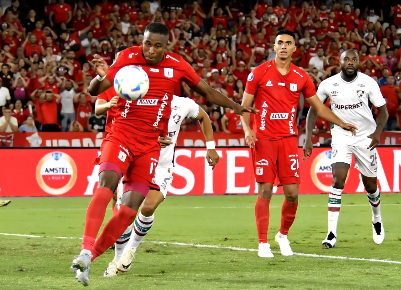 Copa sudamericana entre América VS Fluminense. En octavos de final.
