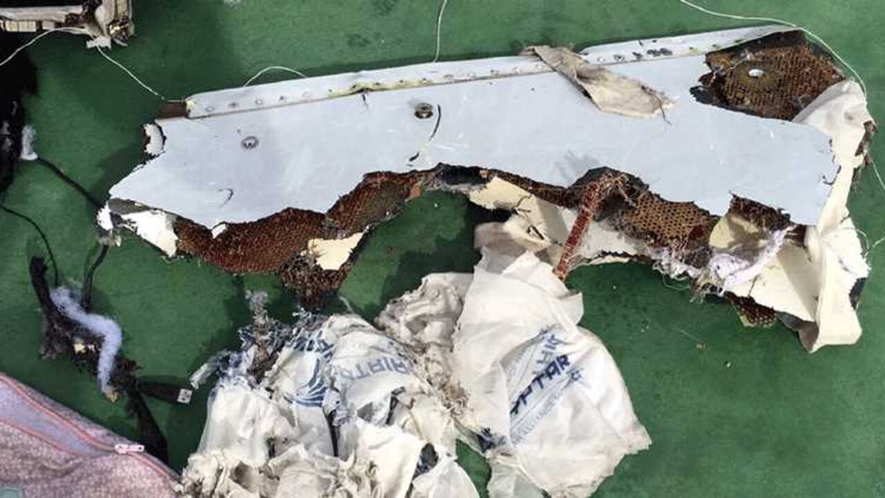 La caja negra de los aviones tiene como función almacenar datos, por tanto son claves en investigaciones.