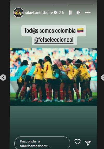 Rafael Santos Borré alentando a la Selección Colombia femenina de mayores