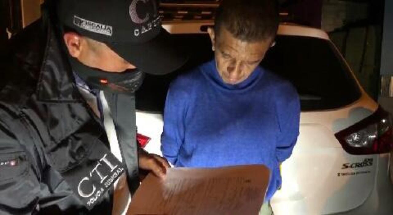 Estas son las primeras imágenes de la captura de Juan Carlos Rodríguez Arias, falso Mayor del Ejército, quien se escondía junto a una mujer en una vivienda del municipio de Lérida, Tolima.