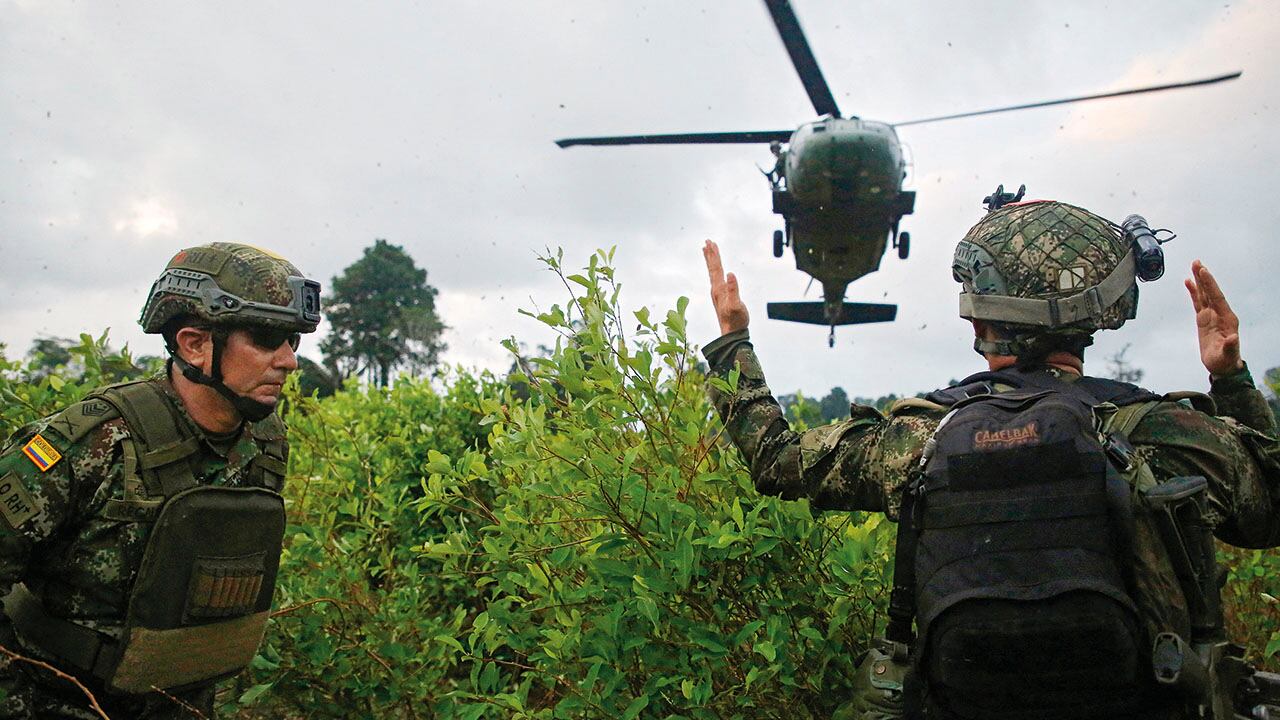 La senadora del Pacto Histórico, según las versiones en poder de este medio, también cuestionó y pidió consideración en la Policía por las investigaciones y operativos que realizaban los uniformados contra la minería ilegal.