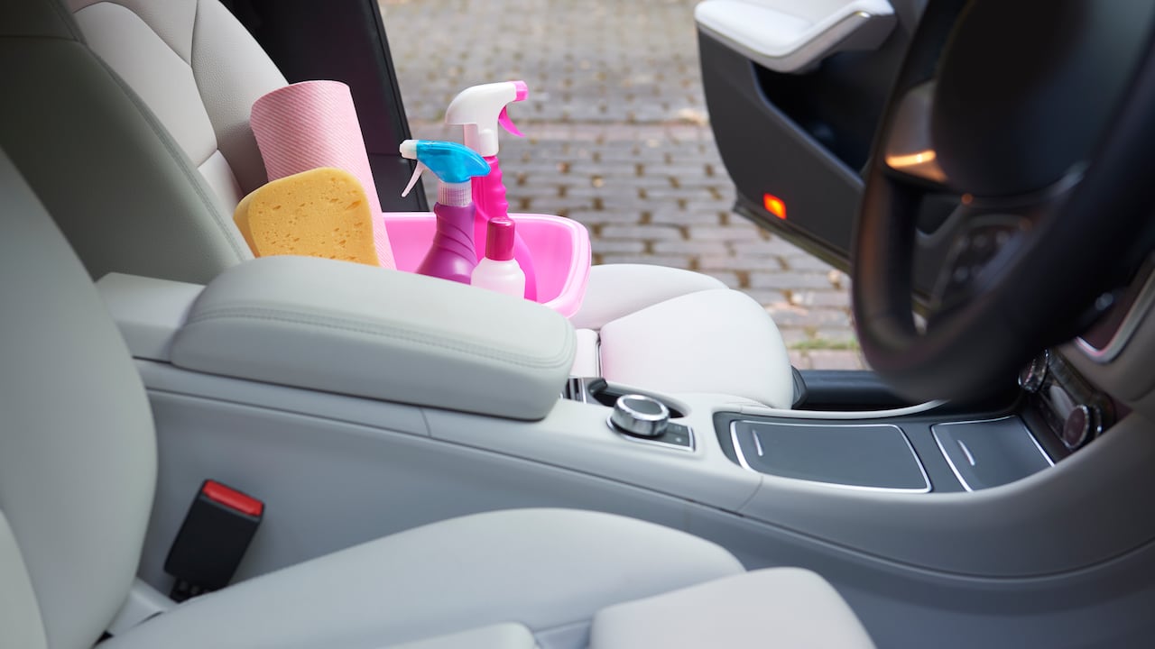 Trucos caseros para limpiar el carro.