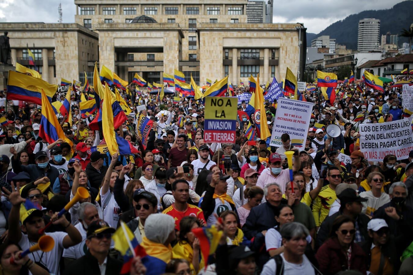 Marcha 29 octubre contra Gustavo Petro
Bogota. Plaza Bolivar