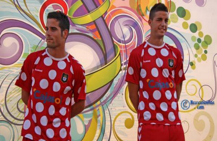Segunda equipación del Recreativo de Huelva de la temporada 2012-2013.