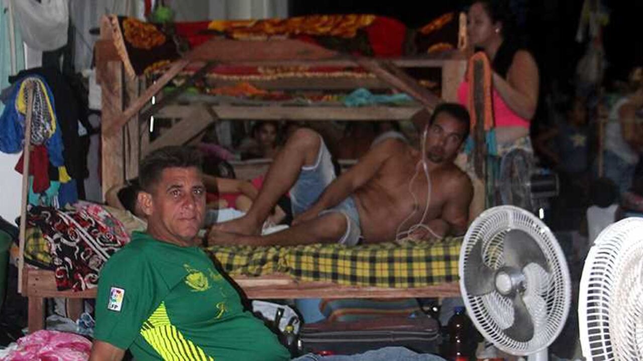 Cientos de cubanos encaran la deportación de Colombia en pocos días.