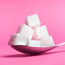 Descubra los secretos del Feng Shui para atraer abundancia al hogar a través de la colocación estratégica de un ingrediente inesperado: el azúcar.