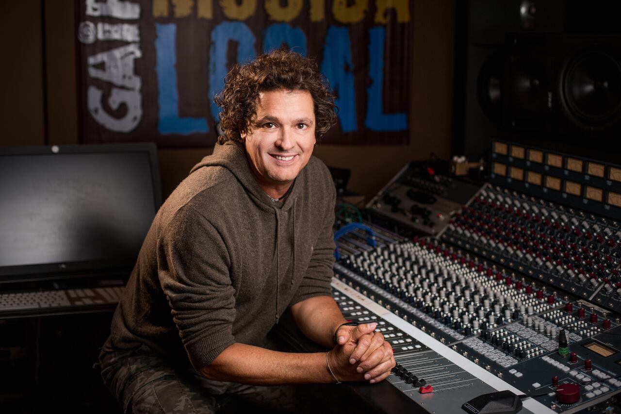 CARLOS VIVES