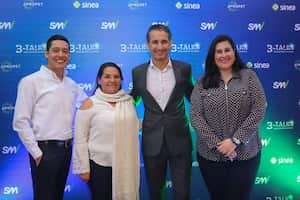 De izquierda a derecha: Yoshua Guzmán (gerente corporativo de Investigación y Desarrollo Grupo SMI), Ana Rodríguez (representante legal Asociación Remarek), Jaime Hernández Rivillas (country manager del Grupo SMI Colombia) y Paula Ocampo (Vicepresidente Ejecutiva de Acoplásticos).