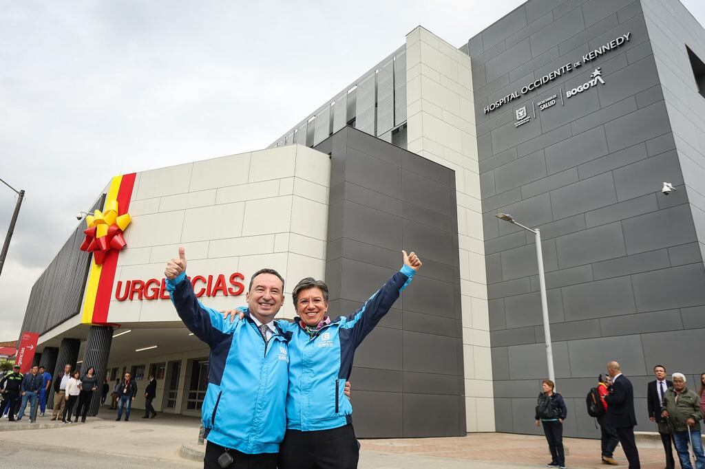 La alcaldesa Claudia López y el secretario de Salud, Alejandro Gómez.
