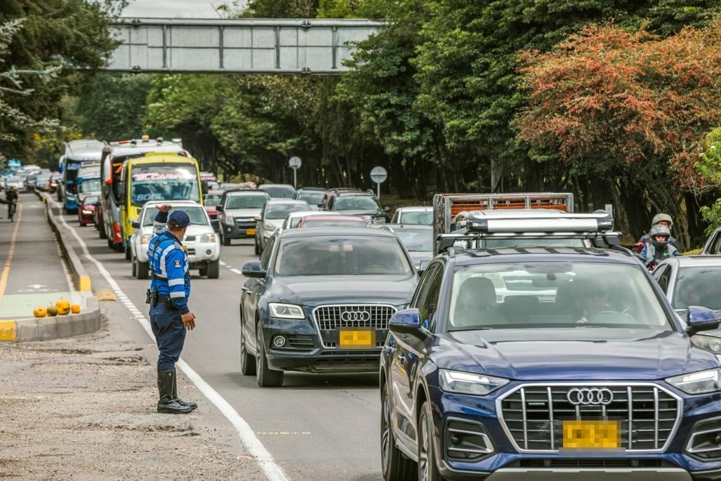 El éxodo de Semana Santa genera alto flujo en los principales corredores viales.